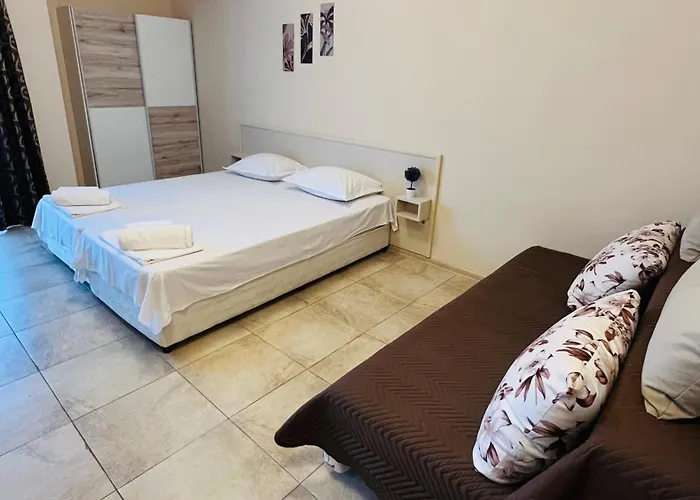 Apartment сънибей, градина Chernomorets
